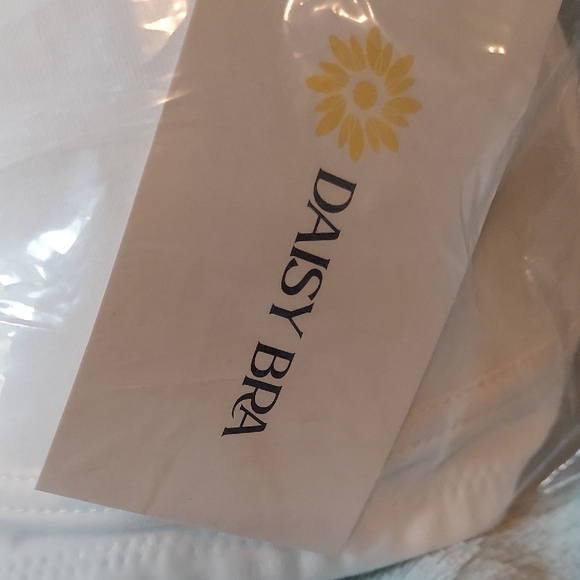 Daisy Classic White Bra - Picture 2 of 3